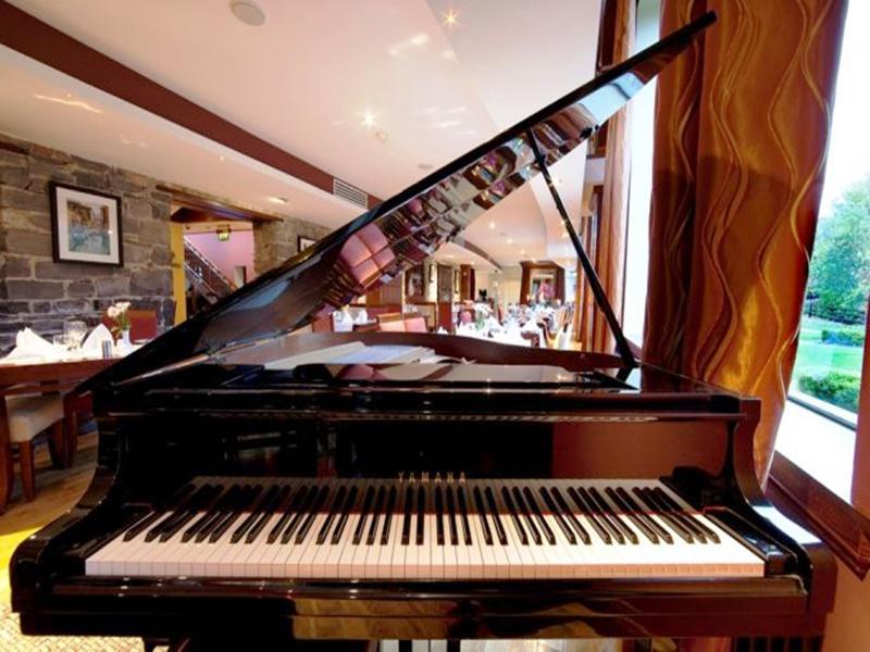 Court Yard Hotel Leixlip Extérieur photo