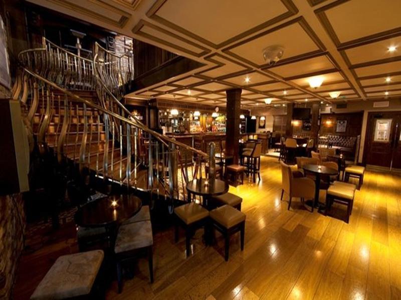 Court Yard Hotel Leixlip Extérieur photo
