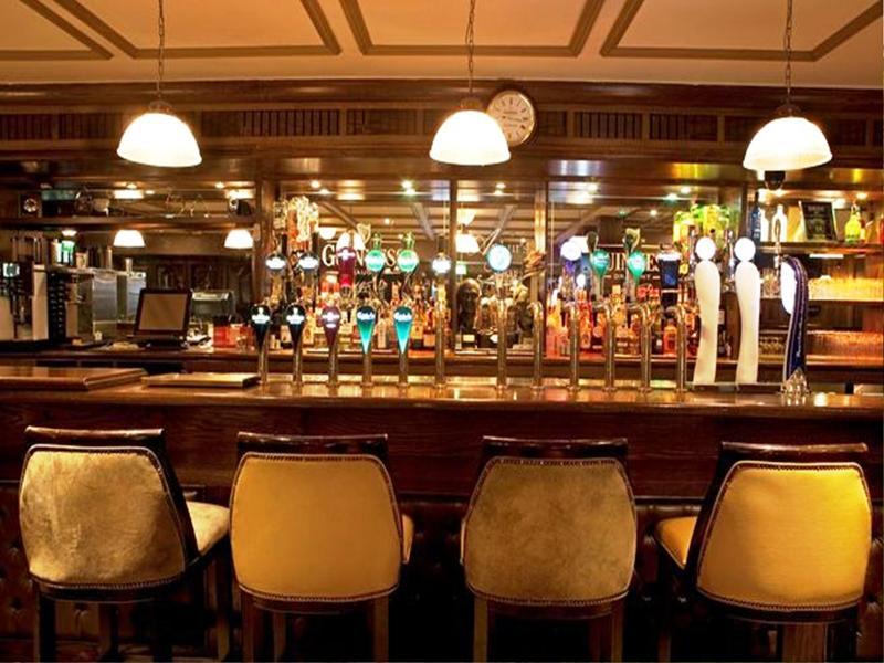 Court Yard Hotel Leixlip Extérieur photo