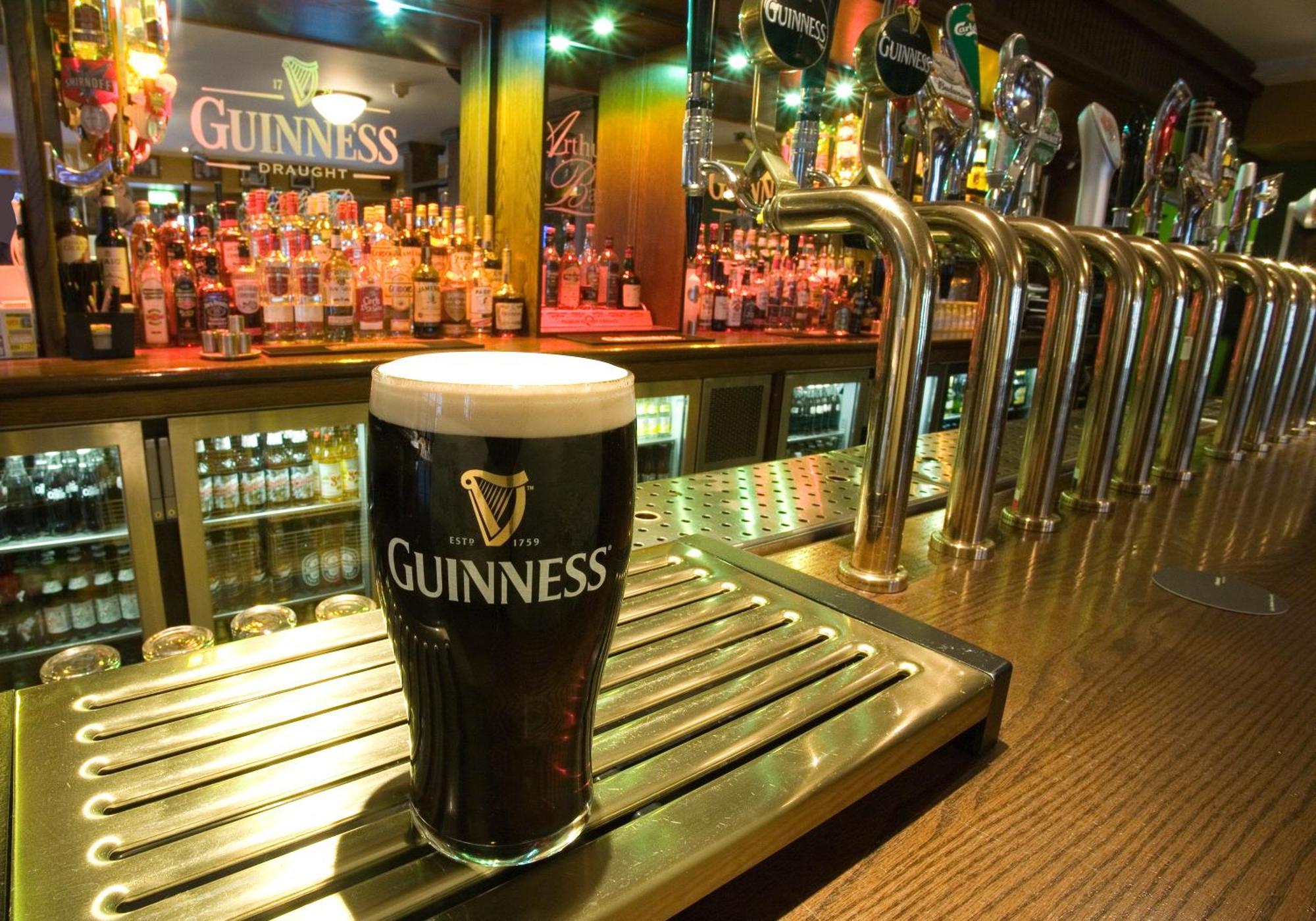 Court Yard Hotel Leixlip Extérieur photo