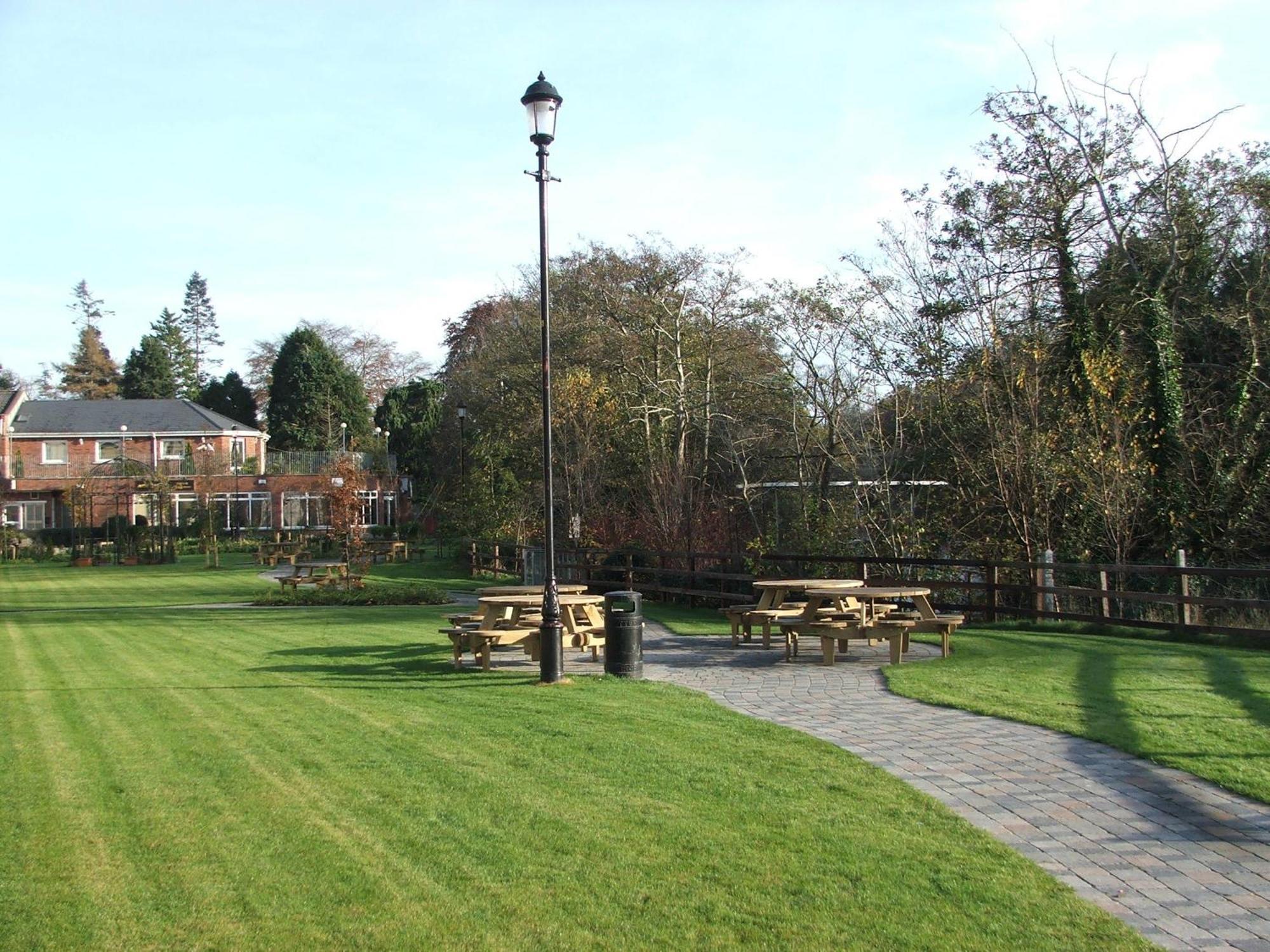 Court Yard Hotel Leixlip Extérieur photo