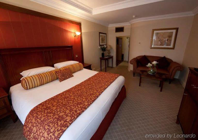 Court Yard Hotel Leixlip Extérieur photo