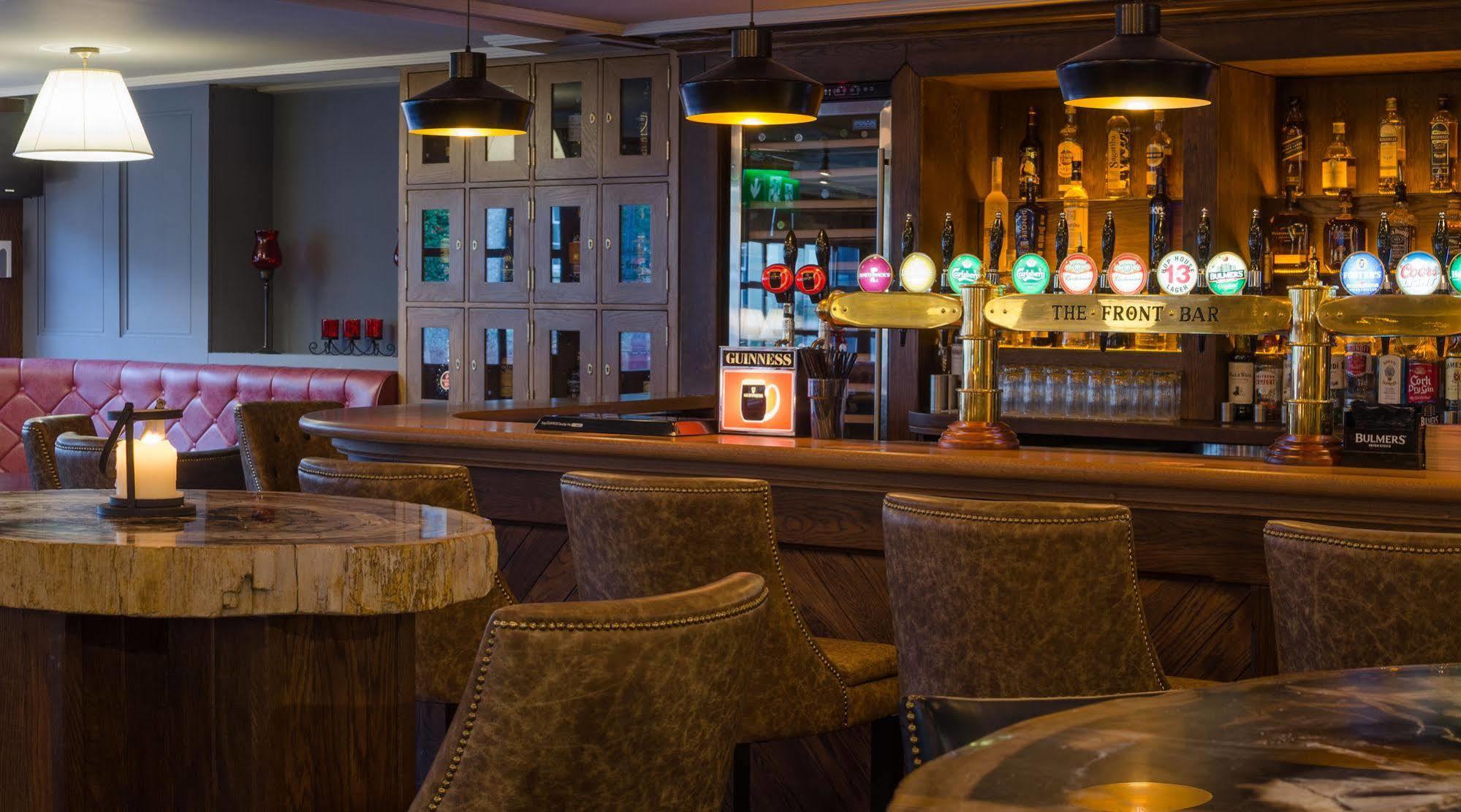 Court Yard Hotel Leixlip Extérieur photo
